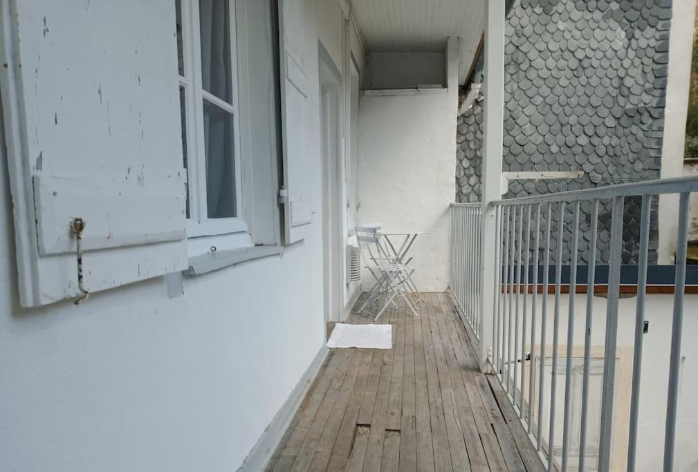 Appartement Centre Ville Avec Balcon -Terrasse Prive 图勒 外观 照片